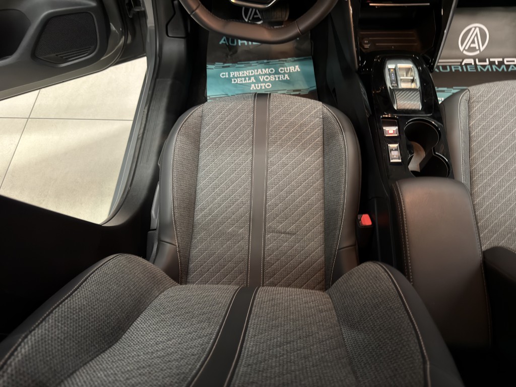 PEUGEOT 208 1200 HYBRID 110 CV ALLURE